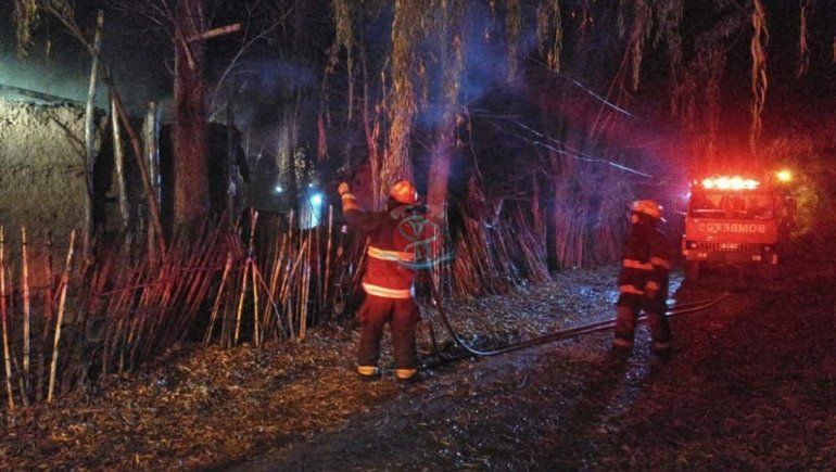 Tragedia en Roca: un hombre murió tras incendiarse su vivienda