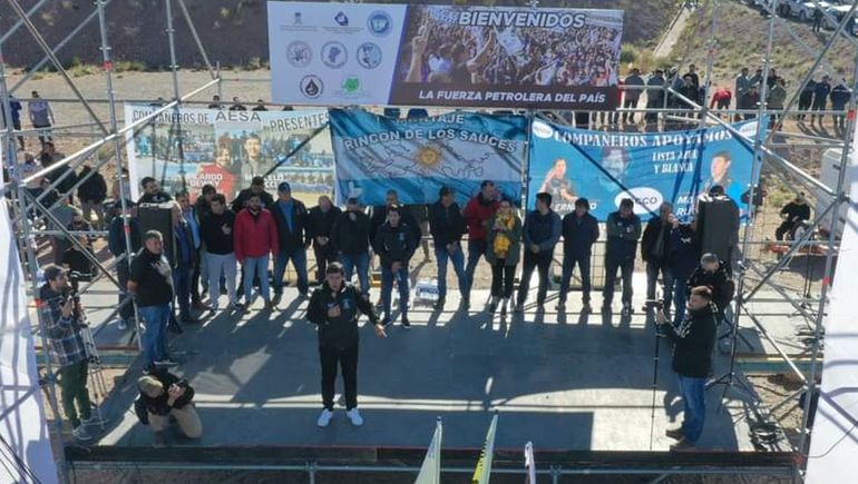 Unidos en bloque, los petroleros arrancan las paritarias