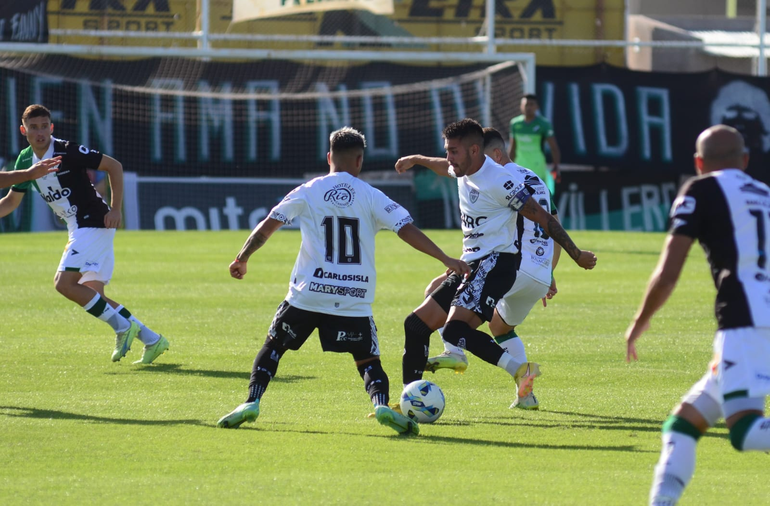 Cipo no hace pie de visitante: ahora perdió con Villa Mitre