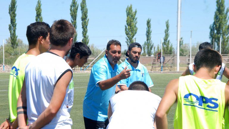 Técnico que debuta y gana está muy feliz