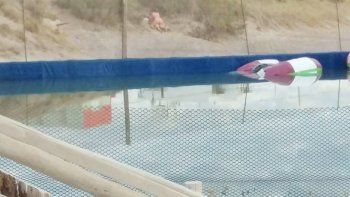 Es habitual, sobre todo por la madrugada, encontrarse en las playas de Las Grutas a jóvenes amándose de manera apasionada sin importarles más nada.