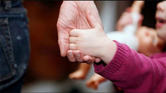 Buscan una familia temporal para un bebé de 6 meses