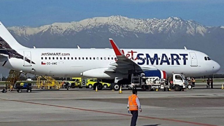 Furia en un vuelo de JetSmart: nunca regresó a Neuquén en el Día del Padre