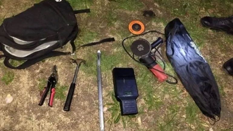 Los ladrones chilenos fueron equipados con herramientas y máquinas para concretar el robo. Una vecina lo evitó al llamar al 911.&nbsp;