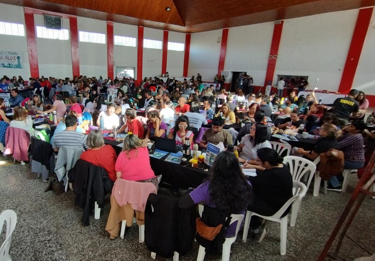 Unter: El gobierno hace todo para que vayamos al conflicto