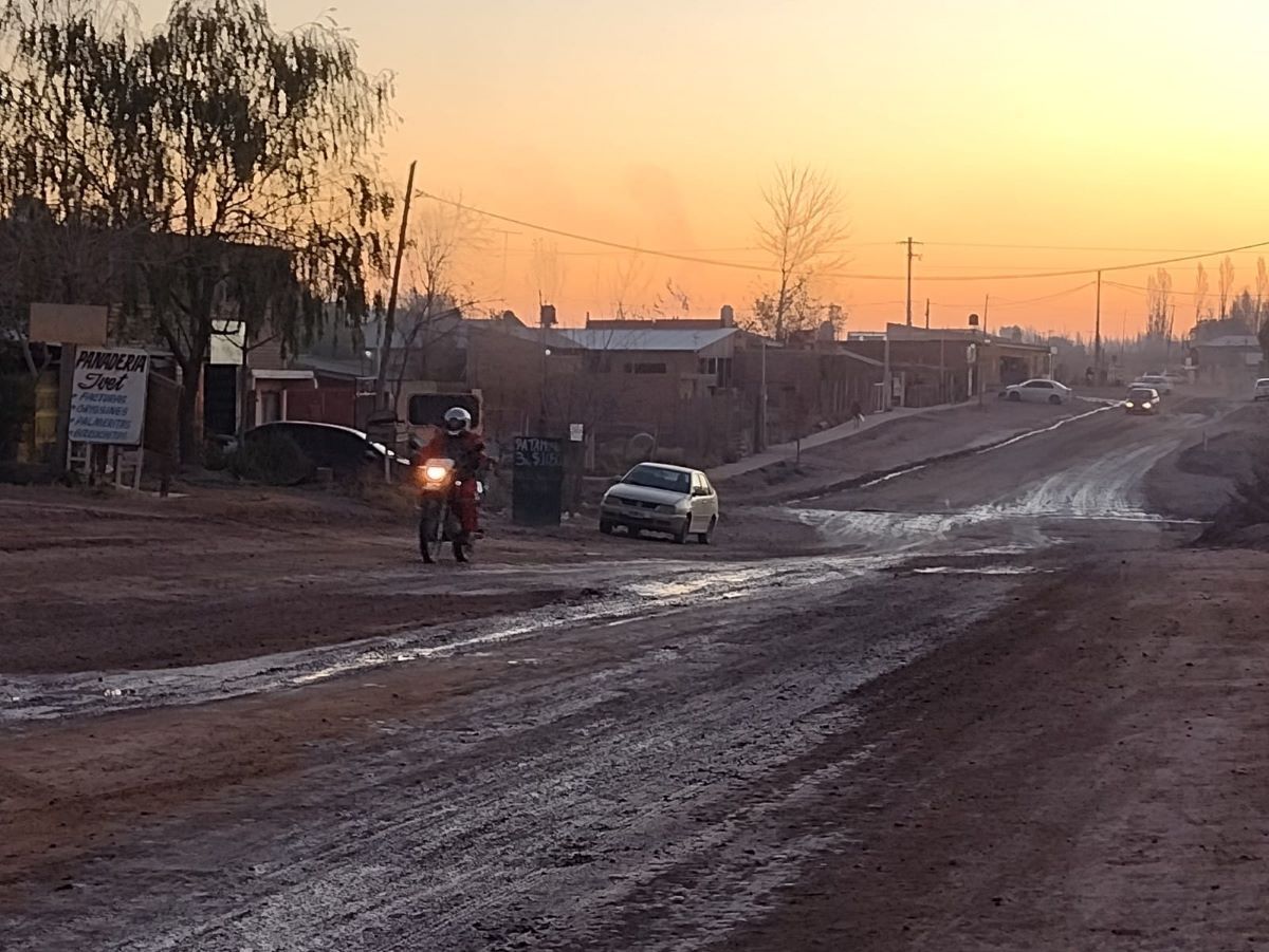 Video: el río Limay en sequía y en Las Perlas se pierde mucha agua