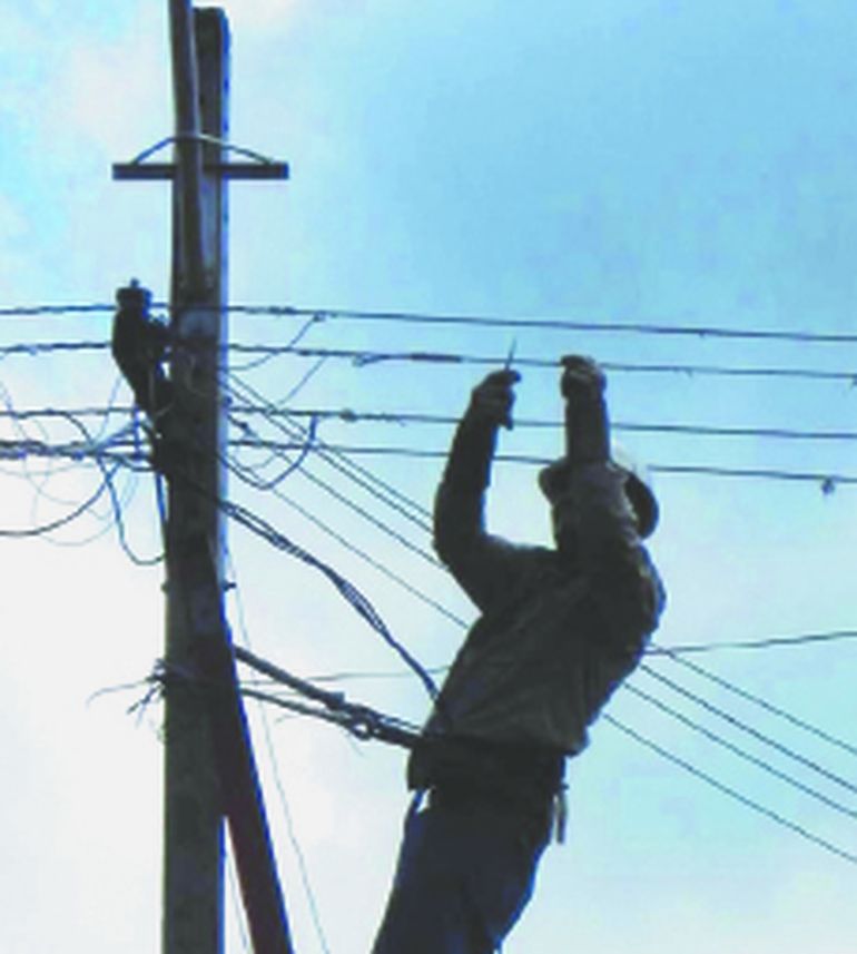 El robo de cables, esta vez, llegó a los empleados de la cooperativa.