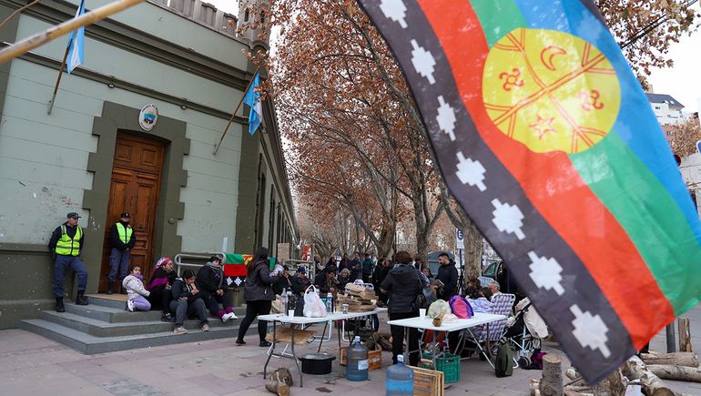 La protesta mapuche comenzó hace unos días frente a Casa de Gobierno