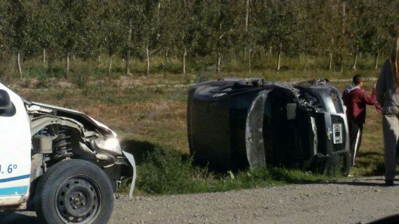 Impresionante choque entre tres autos sobre la Ruta 22