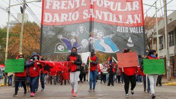 organizaciones sociales marcharon en cipolletti por el hambre