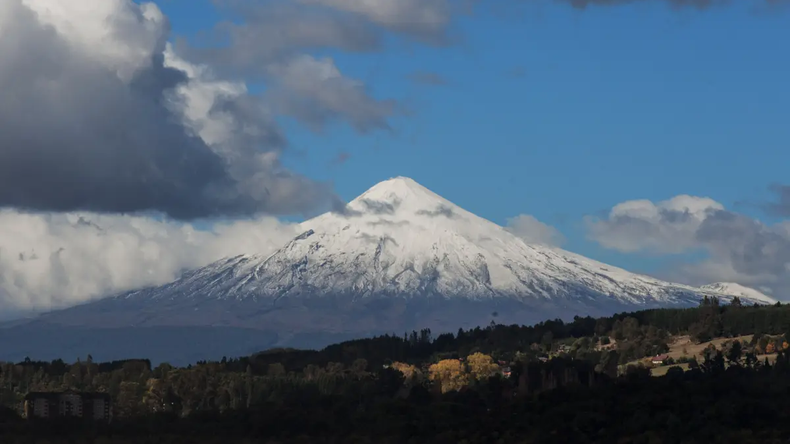 Alerta por actividad del volcán Villarrica en Chile: detectaron un lago de lava