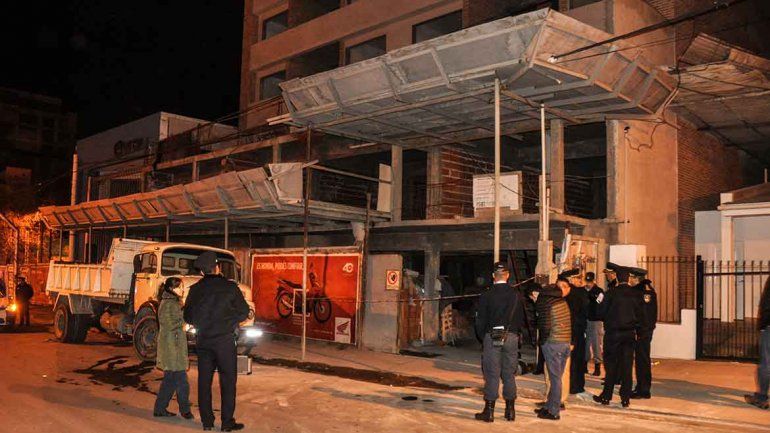 Investigan la muerte de un hombre en una obra en pleno centro de Neuquén