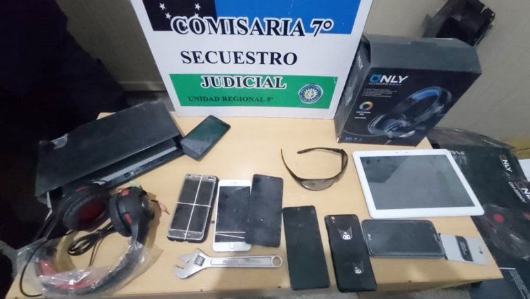 Tras una persecución, la Policía recuperó celulares, una notebook y tablets robadas