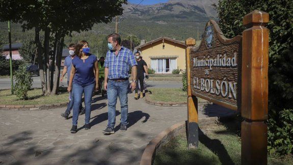 El intendente Pogliano fue agredido al terminar una reunión con vecinos en la zona afectada.