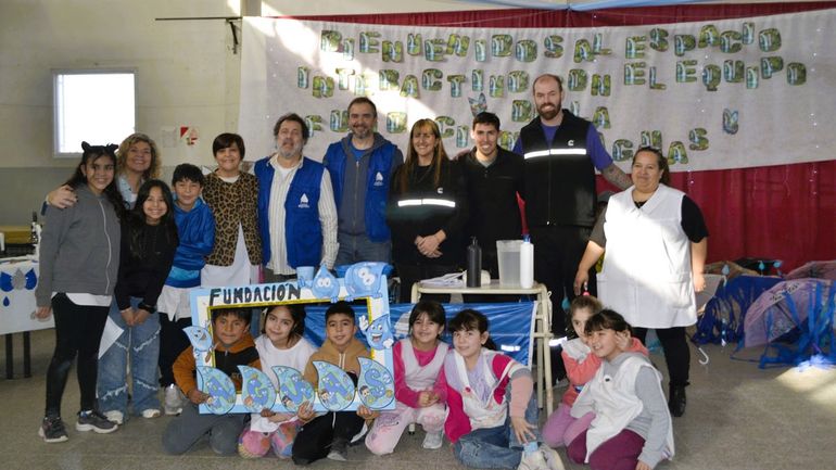 Alumnos y docentes de la escuela 366 de Cipolletti fueron partícipes esta mañana del encuentro.