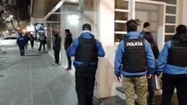 allanamientos en pleno centro de neuquen al dueno del polemico edificio del bajo
