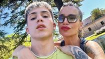 Flor Peña y su hijo Juan Otero