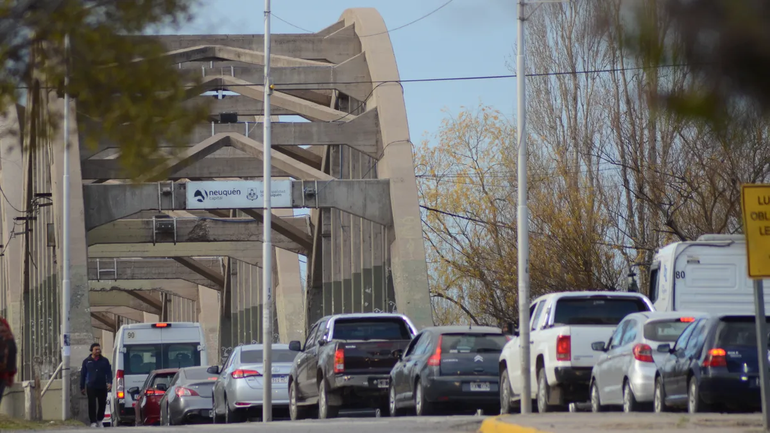 Atención Cipolletti: se espera una mañana traumática por operativos en el puente carretero en horarios pico