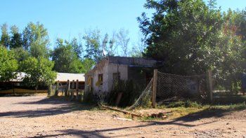 La chacra queda en la zona noreste de la ciudad. Los denunciantes llegaron en mayo desde Tucumán.