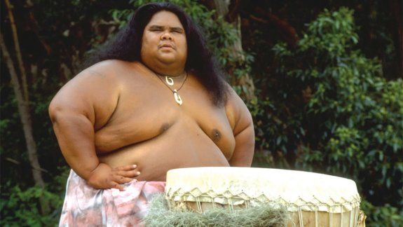 La historia del gigante hawaiano que conmovió con su funeral