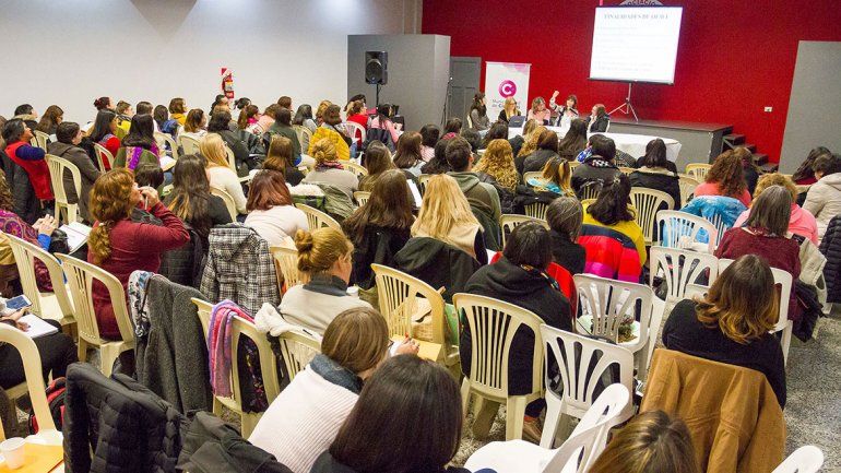 La Muni discute políticas públicas para combatir el abuso infantil