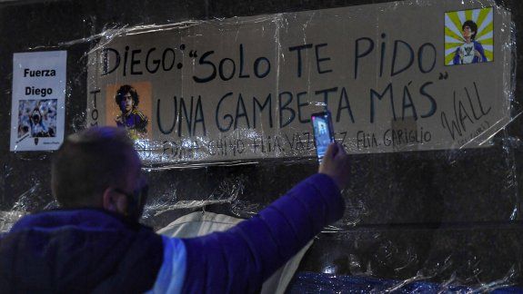 La operación a Diego Maradona salió bien