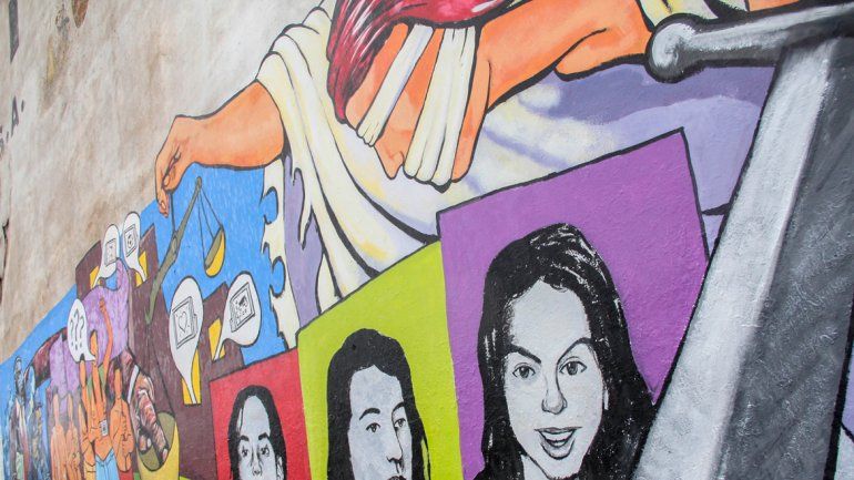 El primer mural de la campaña fue pintado con ayuda del artista Chelo Candia.
