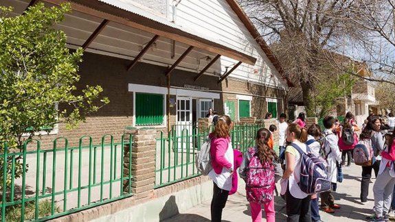 Evacuaron la Escuela 33 por un escape de gas