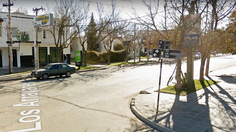 Durante la Nochebuena, ladrones encapuchados les robaron a tres adolescentes en el barrio El Manzanar