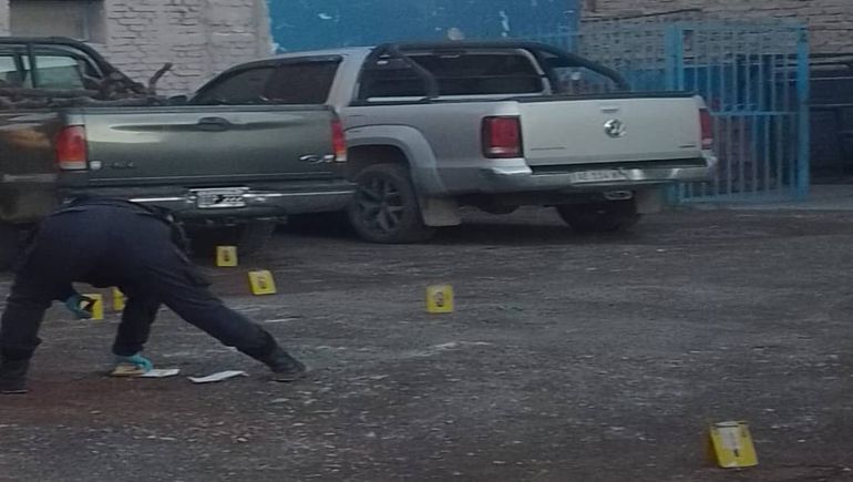 Atacaron a balazos a un joven limpiavidrios en pleno centro de Allen