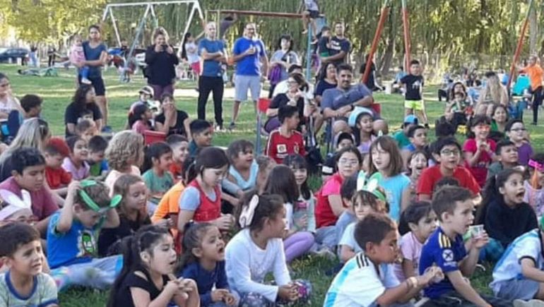 M&aacute;s de 400 peque&ntilde;os disfrutaron de la b&uacute;squeda de huevos de Pascuas