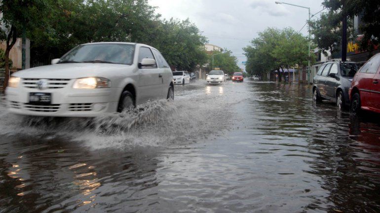 El Año Nuevo llegó con un temporal en Cipolletti