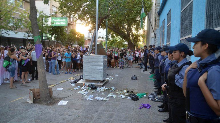 Las cipoleñas coparon las calles y alzaron la voz en el #8M