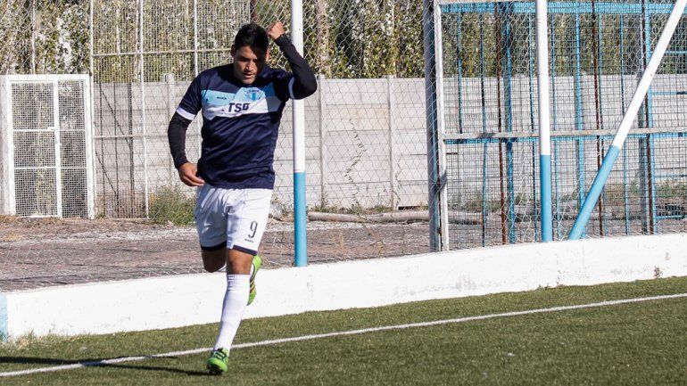 El Goldo Sáez con la camiseta de La Amistad