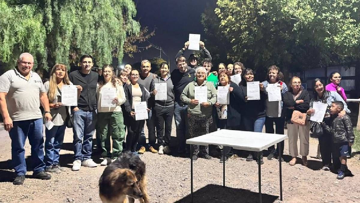 El Municipio entregó certificados de residencia a más de la mitad de las familias del barrio Virgen del Valle.