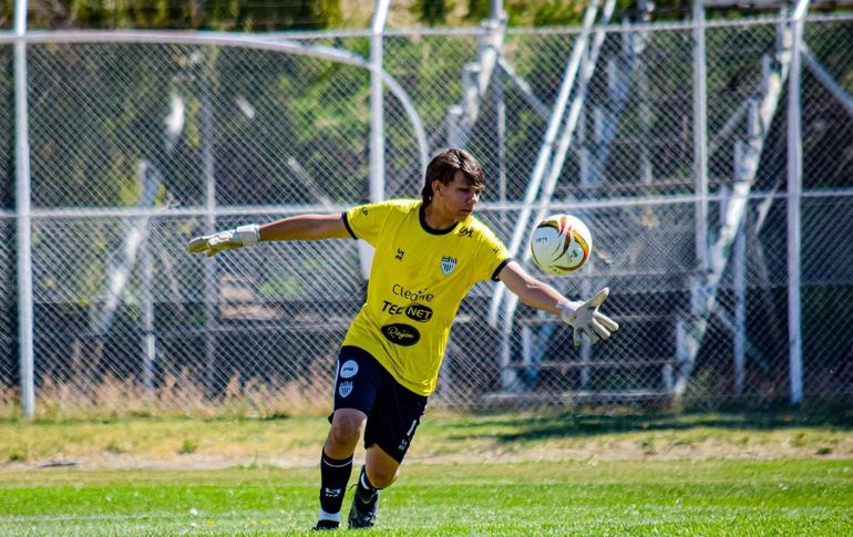 Tomás, el héroe de Cipo en la sub-15 que sueña con atajar en el Federal