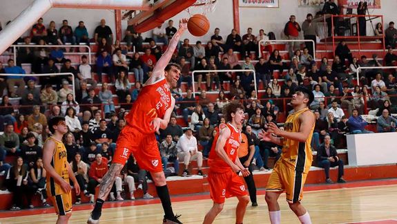 Pre Federal de básquet: Independiente se impuso ante Pacífico. Foto: Claudio Espinoza.