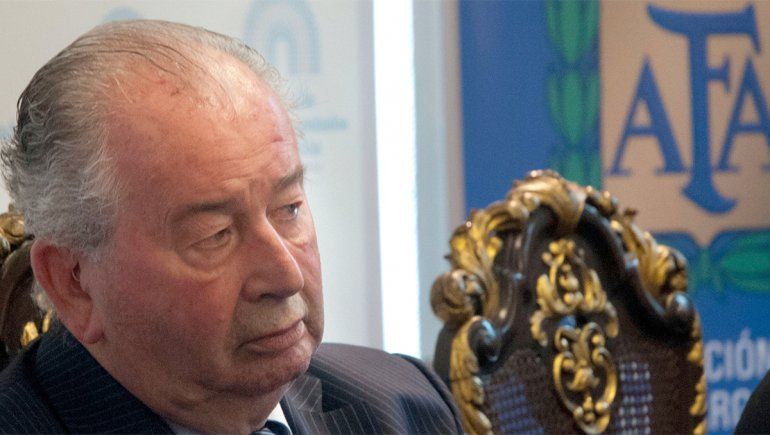 Julio Grondona, el ferretero que se adueñó del fútbol durante 35 años