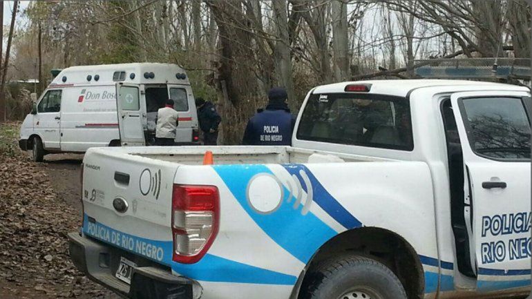 Efectivos de la Comisaría Cuarta prestaron su colaboración a los Bomberos en la tarea realizada en María Elvira.