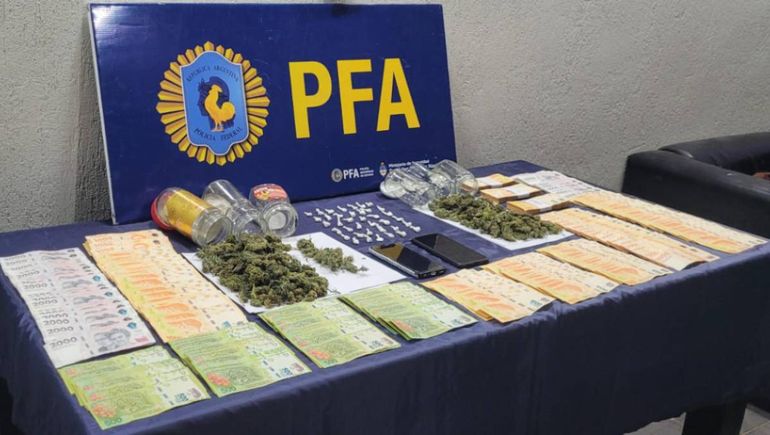 Desbarataron una banda que hacía delivery de drogas.