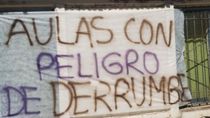 Padres y madres de la Escuela 188 hicieron un paro, impidiendo el ingreso al edificio. Reclaman refacciones.