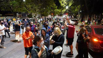 nuevos cacerolazos en caba: vecinos rechazan el fallo que ordeno suspender la presencialidad