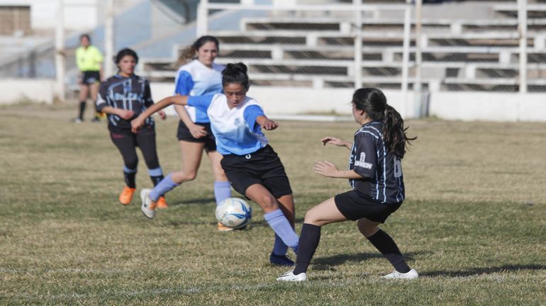 14 clubes formarán parte del calendario del fútbol femenino que se viene.