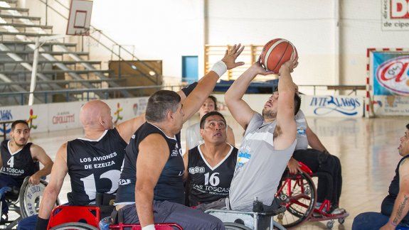 Clínica y capacitación de básquet sobre silla de ruedas