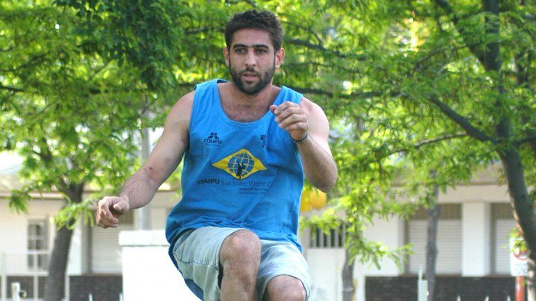 Los deportistas se reunieron en el parque del ferrocarril.