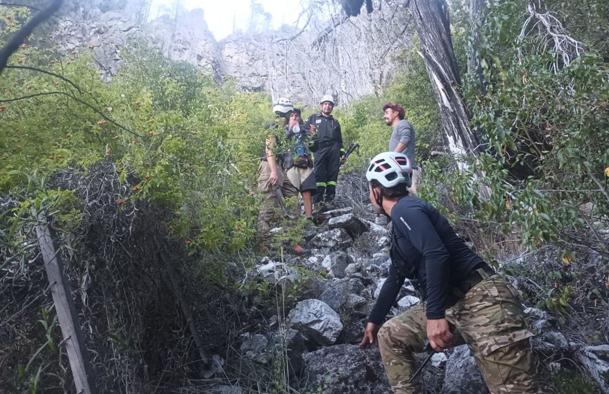 El rescate se dio al amanecer en el cerro Serrucho, en el paraje Los Repollos. Foto: Gentileza.