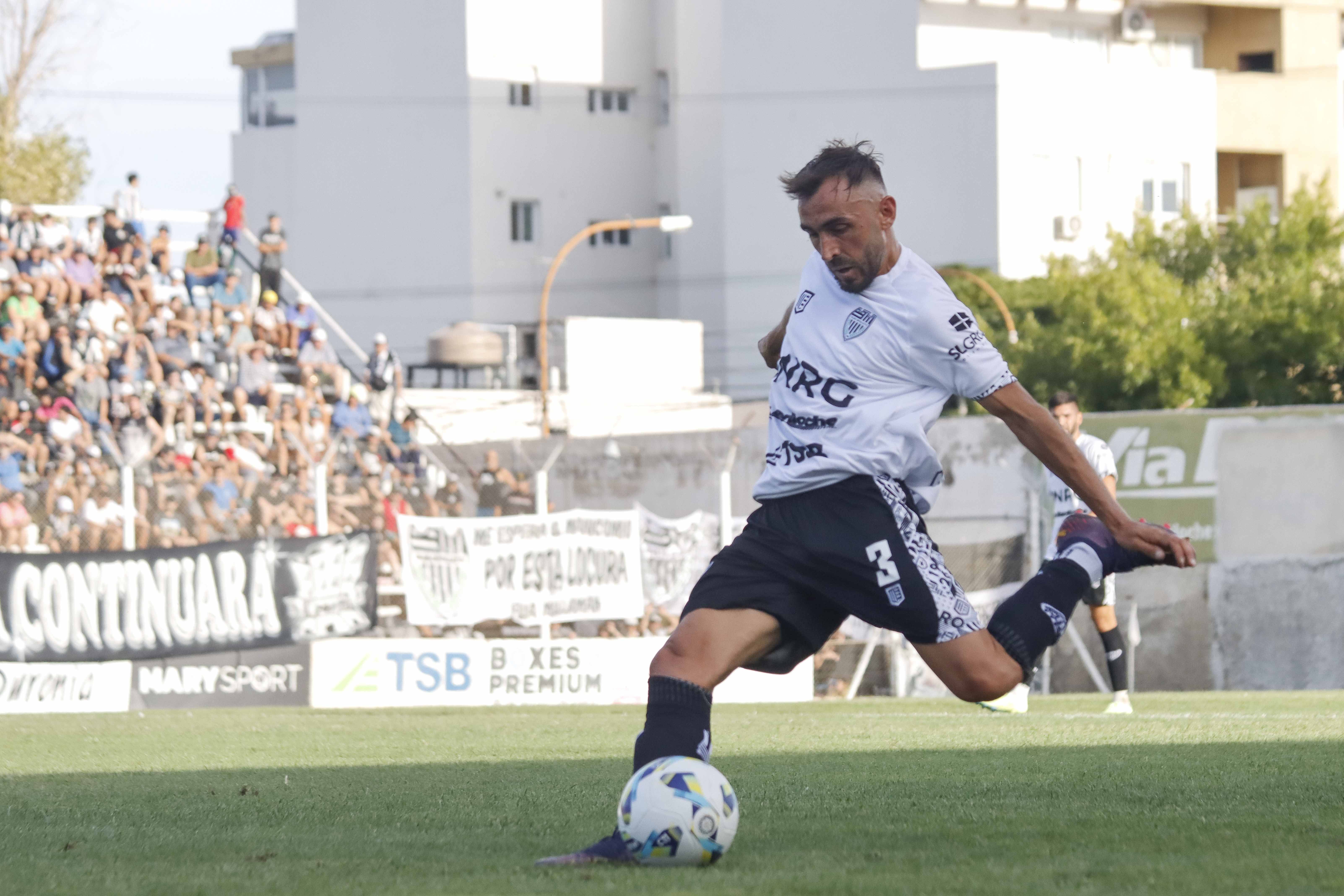 Leandro Wagner será titular en el lateral izquierdo de Cipo. Foto: Anahí Cárdena&nbsp;