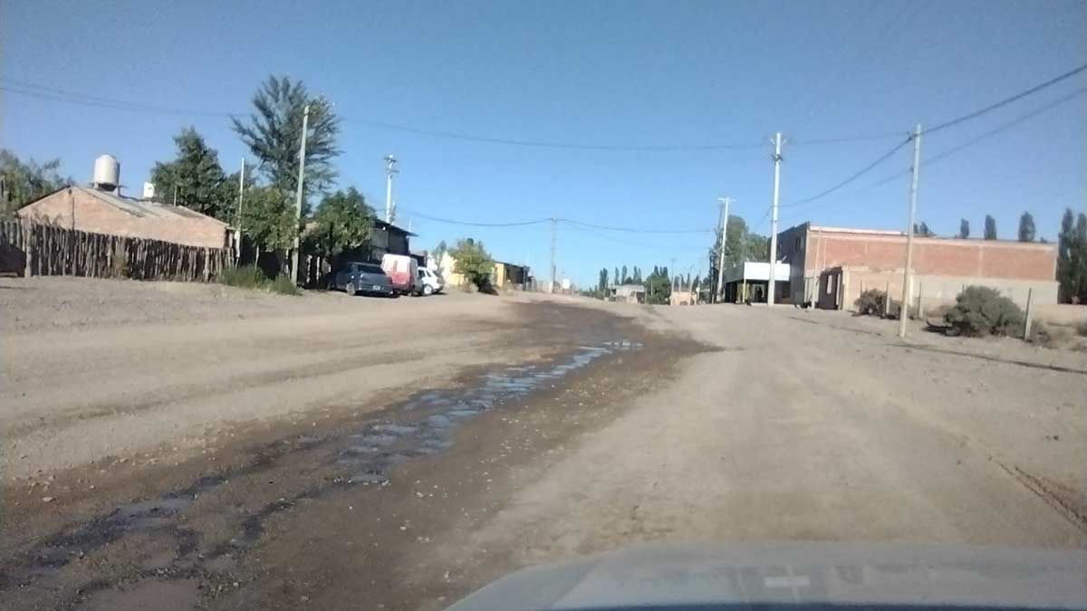 El peligro de los baches en calles de Las Perlas