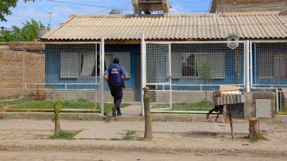 Cuando la Policía fue a la casa de la mujer, el niño y el acusado no estaban.