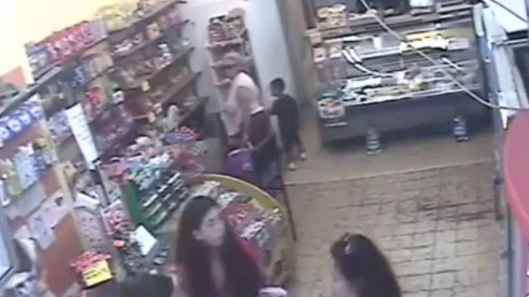 Usó a un nene de cuatro años para robar en Mar del Plata y todo quedó filmado